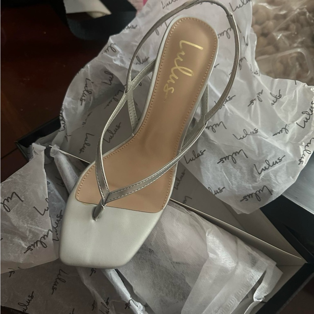 NIB Lulus Lavonna Silver Thong Slingback Kitten Heel Sandals